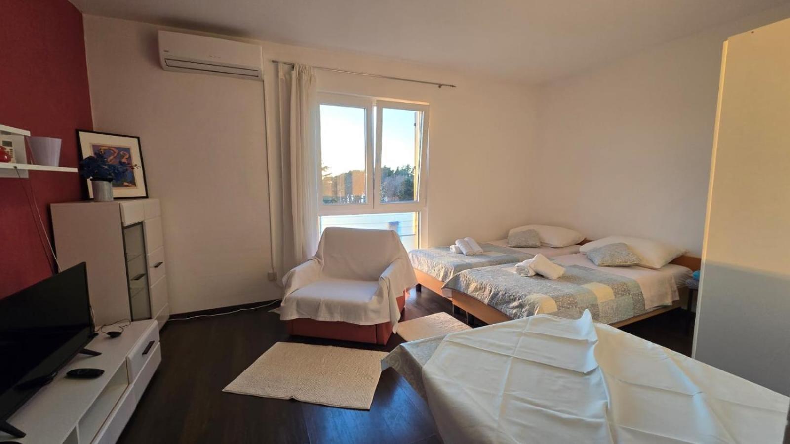 Studio Apartment Ljubica For 2 Persons 150M From The Beach Poreč Buitenkant foto