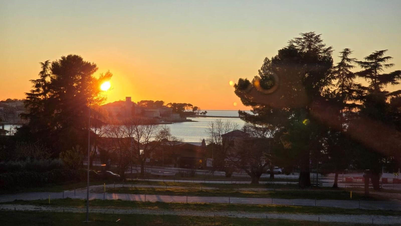 Studio Apartment Ljubica For 2 Persons 150M From The Beach Poreč Buitenkant foto
