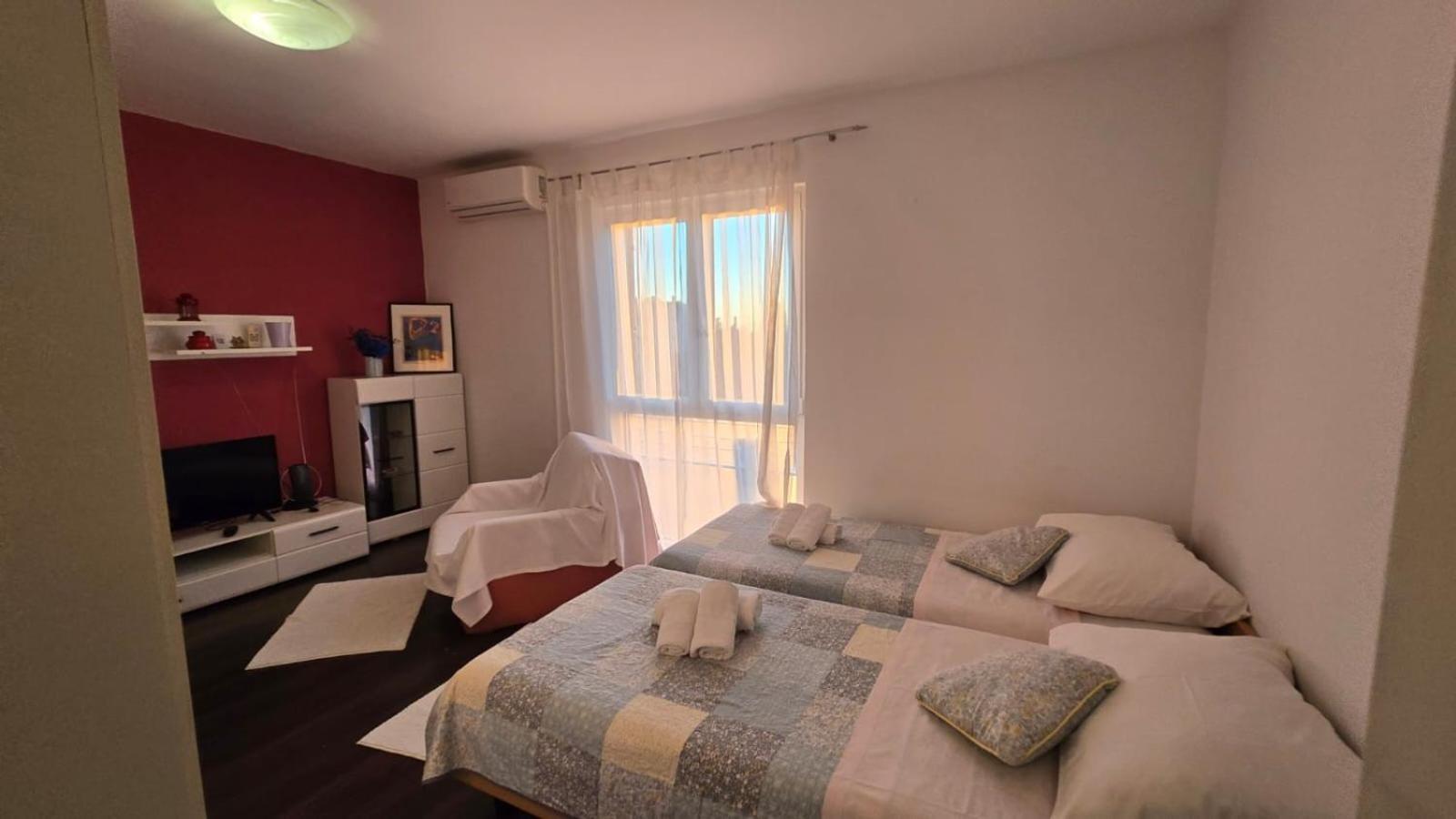 Studio Apartment Ljubica For 2 Persons 150M From The Beach Poreč Buitenkant foto